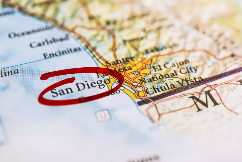 Nombre de San Diego marcado con un marcador rojo en el mapa. Primer plano.