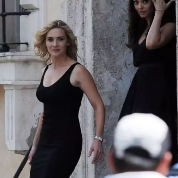 Kate acaba de pasar por su segunda separación, en esta ocasión del director Sam Mendes, con quien tiene dos hijos, Mia y Joe.