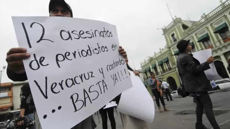 protesta por armando saldaña