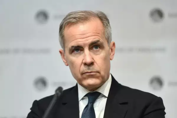 Mark Carney, gobernador del Banco de Inglaterra (BOE), asiste a una conferencia de prensa en el Banco de Inglaterra el 11 de marzo de 2020 en Londres, Inglaterra. El Banco de Inglaterra ha reducido las tasas de interés del 0,75 % al 0,25 % en medio del brote de coronavirus.