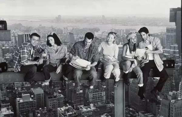 Matthew Perry Jennifer Aniston Courteney Cox Matt Le Blanc Lisa Kudrow And David Schwimmer