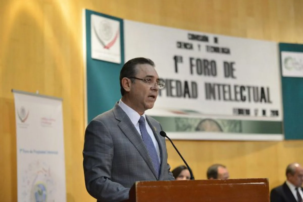 José Bernardo Quezada Salas fue líder de la sección 60 del SNTE y actualmente es diputado federal