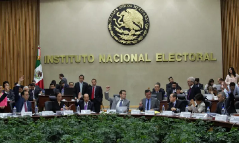La multa fue aprobada unánimemente por los consejeros del INE. (Foto: Cuartoscuro)