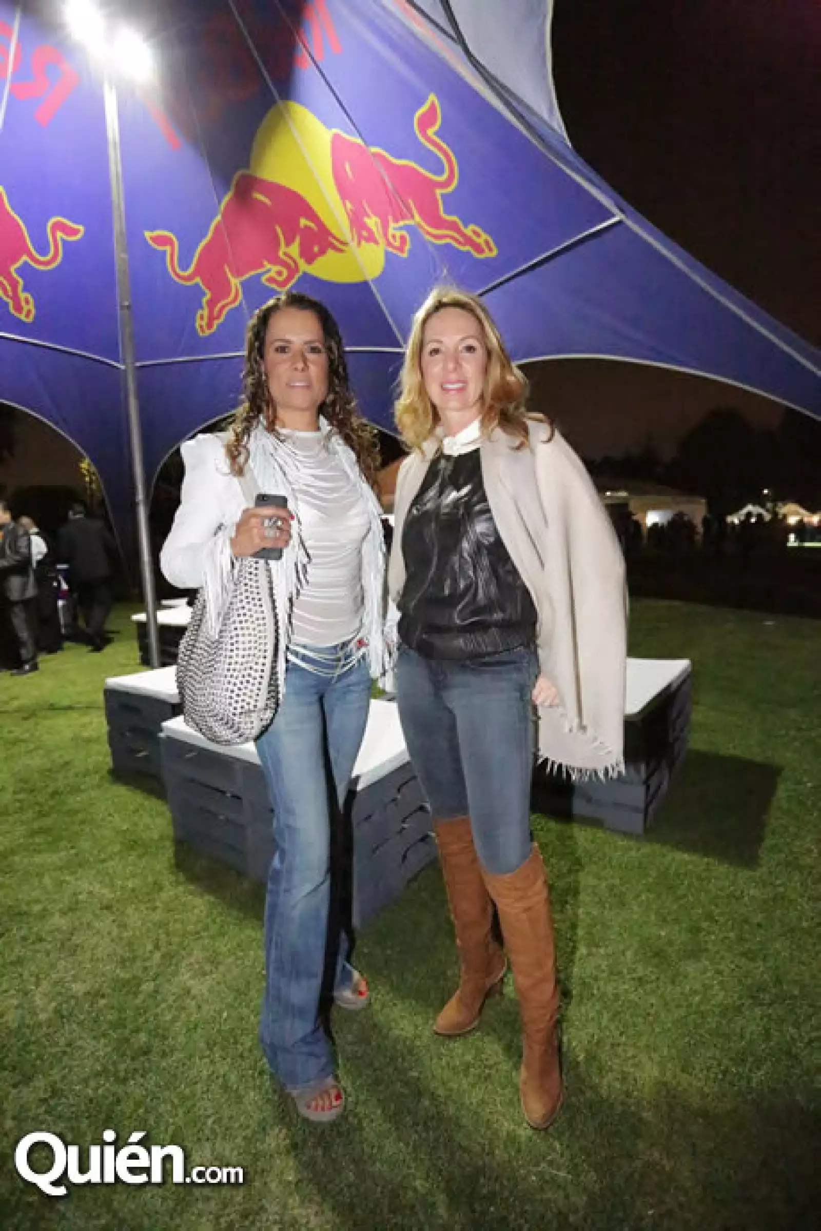 Mónica Phillipson,Mónica López