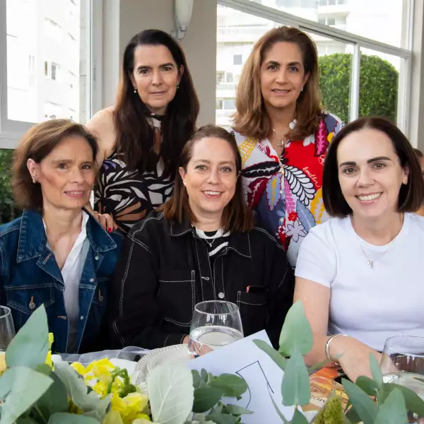 Bertha Lezama, Almudena Moreno, Ana Isabel Vázquez, Rebeca Villaseñor y Leire Badiola. 