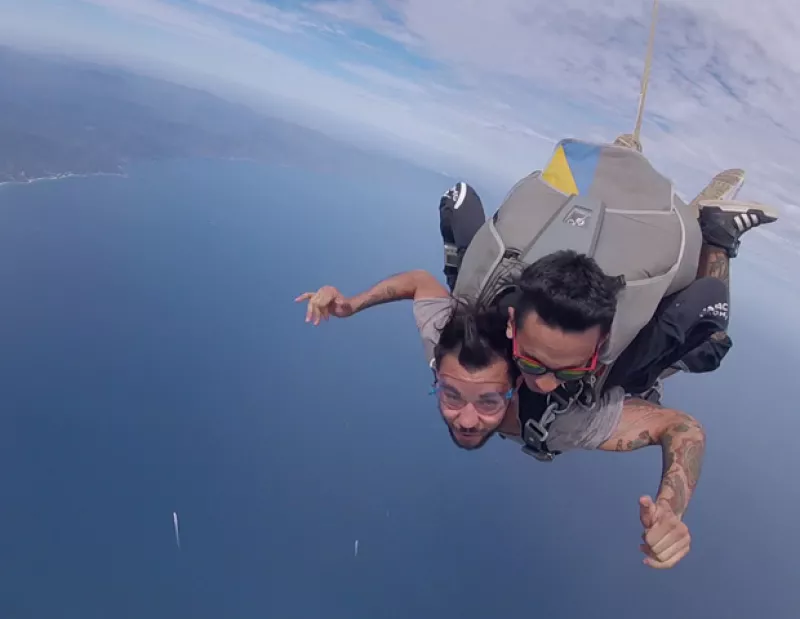 Acompañamos a Diego y YosStop en una aventura de altura y mucha adrenalina.