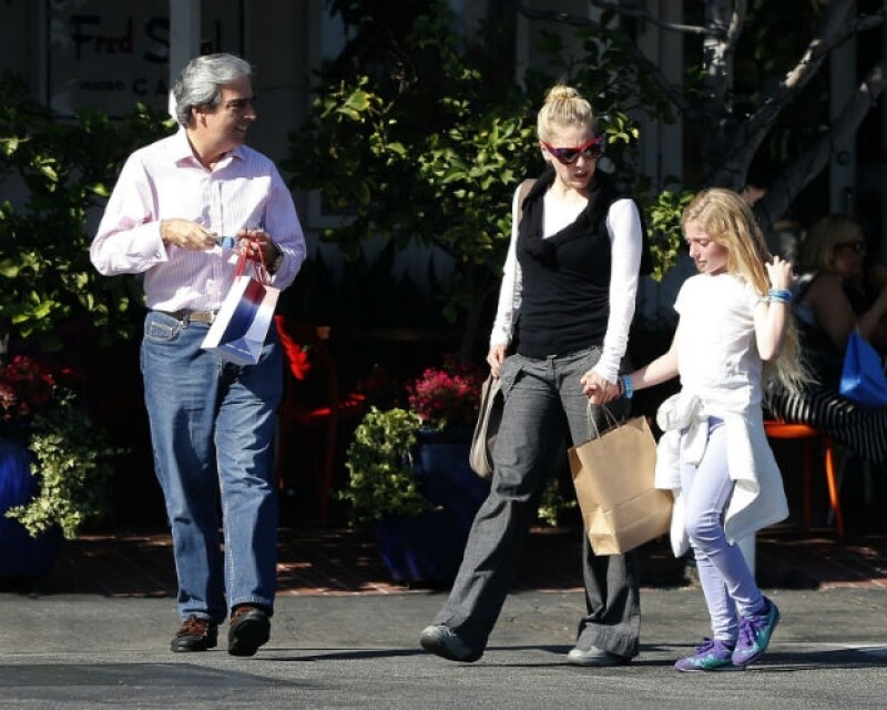 Constanza es fruto de la relación de Edith con Santiago Creel. Ella ahora tiene 11 años.