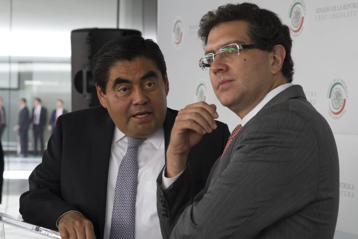 Miguel Barbosa y Armando Ríos detallaron por qué los proyectos del Partido Revolucionario Institucional y el Partido Verde no los aprobarían.
