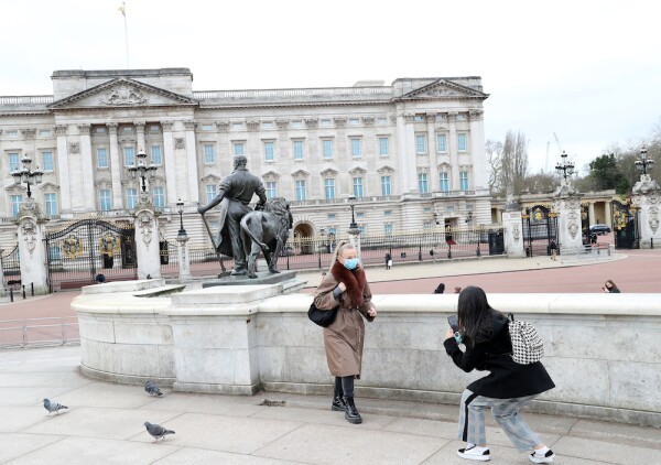 UK Government Advises Public To Avoid Theatre, Pubs and More Due To Coronavirus
