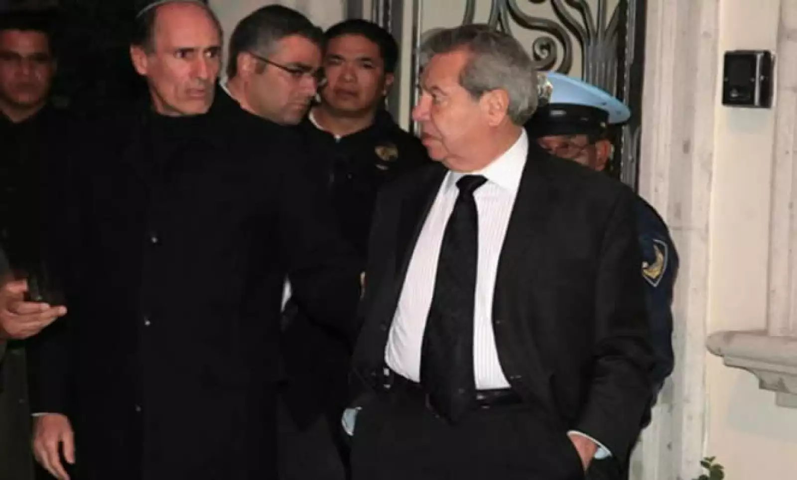 El político Porfirio Muñoz Ledo también asistió al velorio.