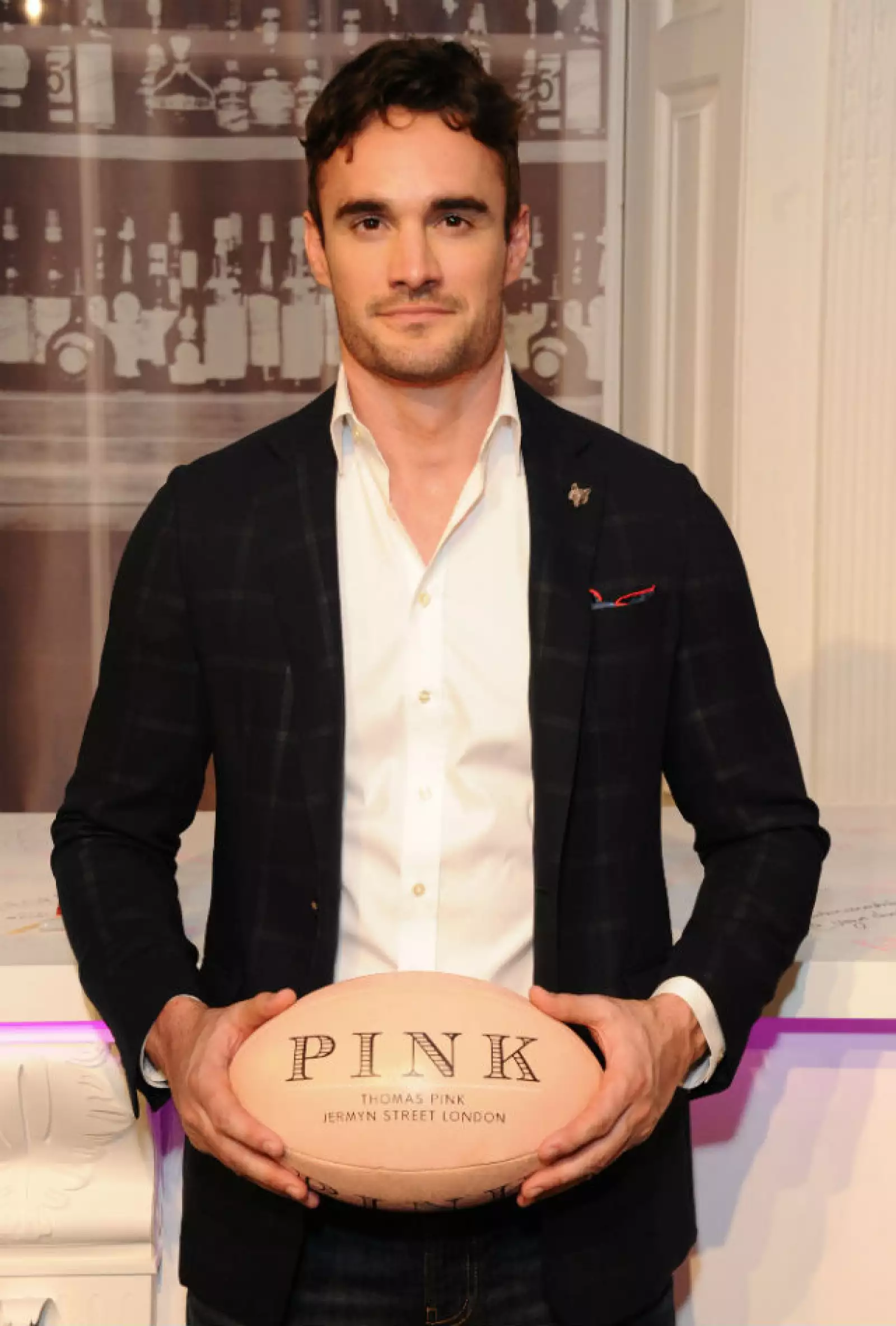 Thom Evans es un sexy jugador de rugby de 29 años originario de Zimbabue. Carismático y varonil, es uno de los atletas más hot del panorama deportivo.