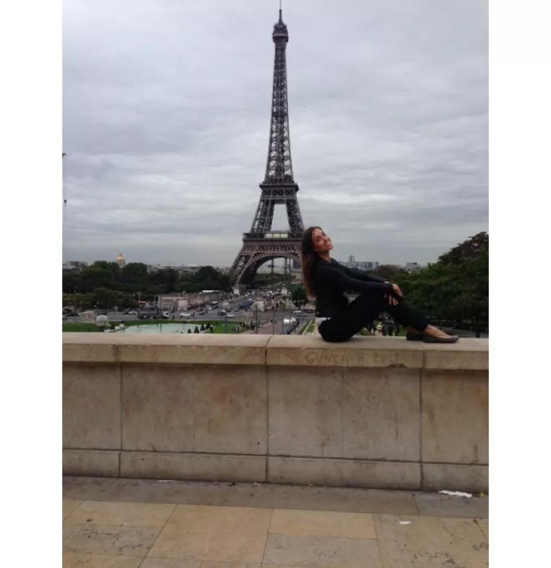 El pasado mes de octubre la conductora de `Desafío Fashionista´ se dio un tiempo para estar con su familia en la cuidad de la luz, por ello compartió algunas fotografías de su viaje familiar.