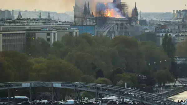 Incendio Notre Dame-11