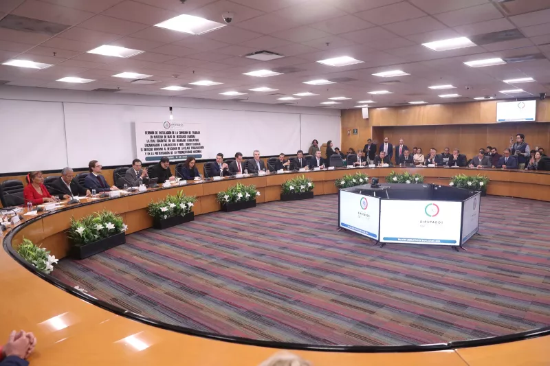 diputados-mesa-jornada laboral.jpeg