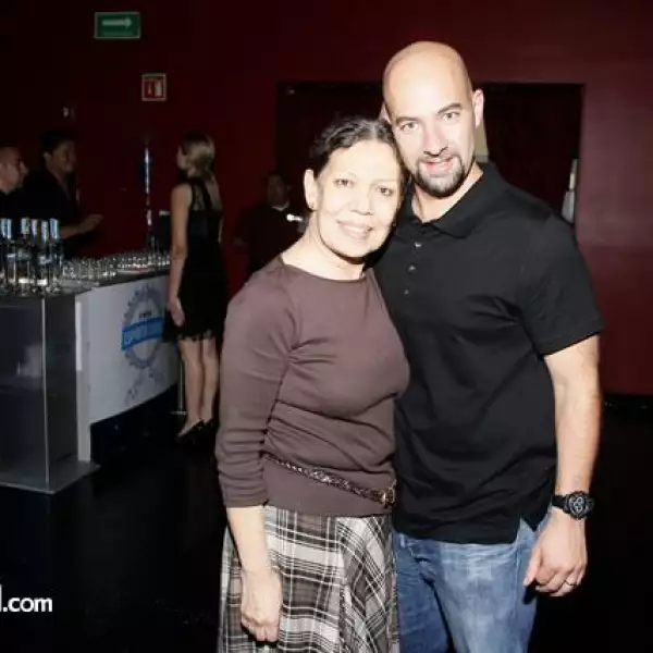 Luisa Huertas y Mike Contreras