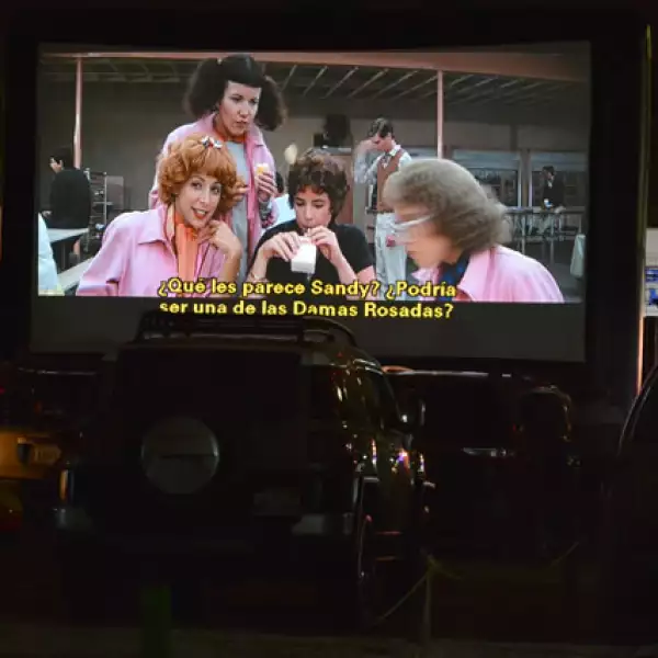 Screening de la película %27Grease%27 en el autocinema