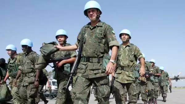 Miembros del 19o. Batallón de Infantería de los Cascos Azules de la ONU, que tomarán el mando hoy, martes 1 de junio, en la misión pacificadora de Haití
