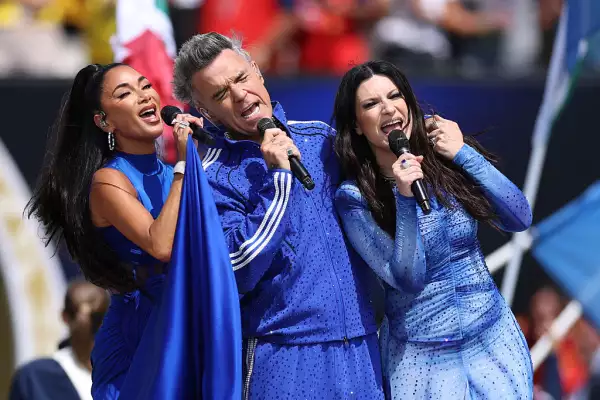 Nicole Scherzinger, Robbie Williams y Laura Pausini 