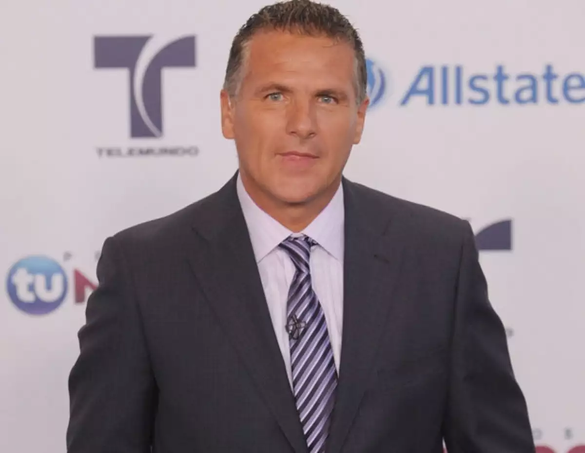 La actriz ya no esconde su amor por Christian Aparicio, mientras que su ex esposo, Leandro Ampudia ya dio el `sí, acepto´ a su nueva novia.