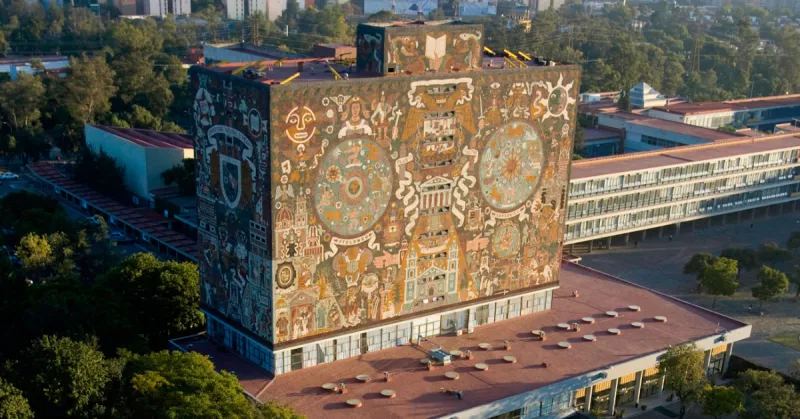 Muere profesor de la UNAM mientras daba clase en la Facultad de Medicina