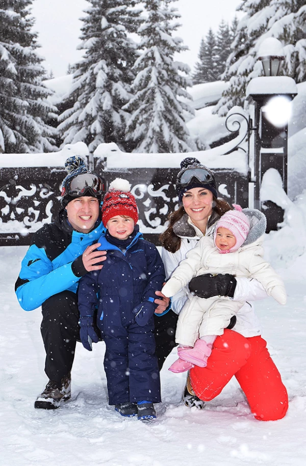 La familia viajó a los Alpes franceses sin informar a los medios, por lo que la prensa británica enfureció debido al secretismo de los duques.