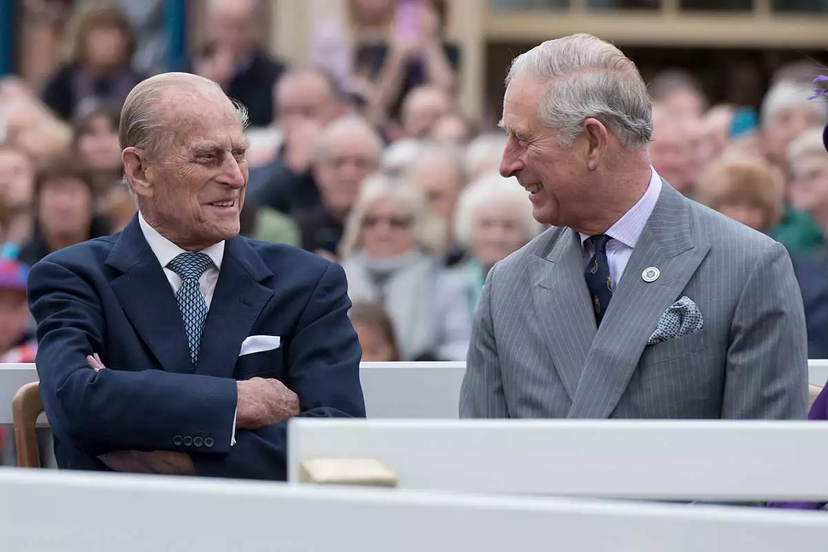 Felipe duque de Edimburgo con el príncipe Carlos