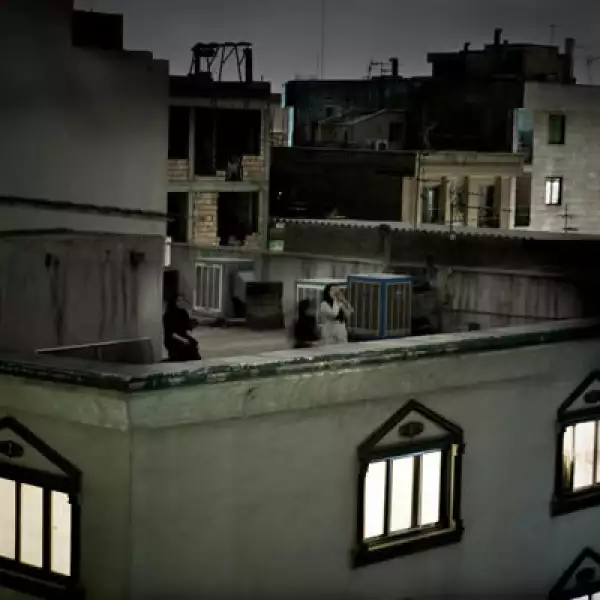 El fotógrafo italiano, Pietro Masturzo, ganó el mayor galardón de la organización por su obra en las azoteas de Teherán, Irán.