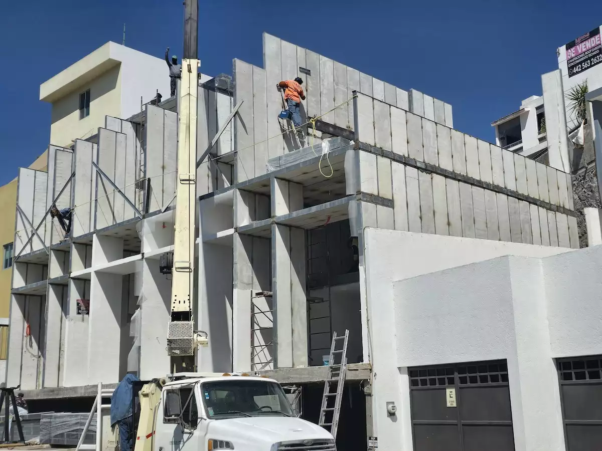 Construcción sin colado, varillas ni columnas: una alternativa que reduce tiempos y costos