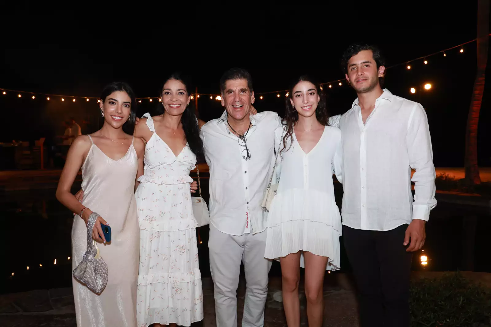 Ximena Pérez , Leticia Stevens , Rubén Reachi, Paula Pérez y 