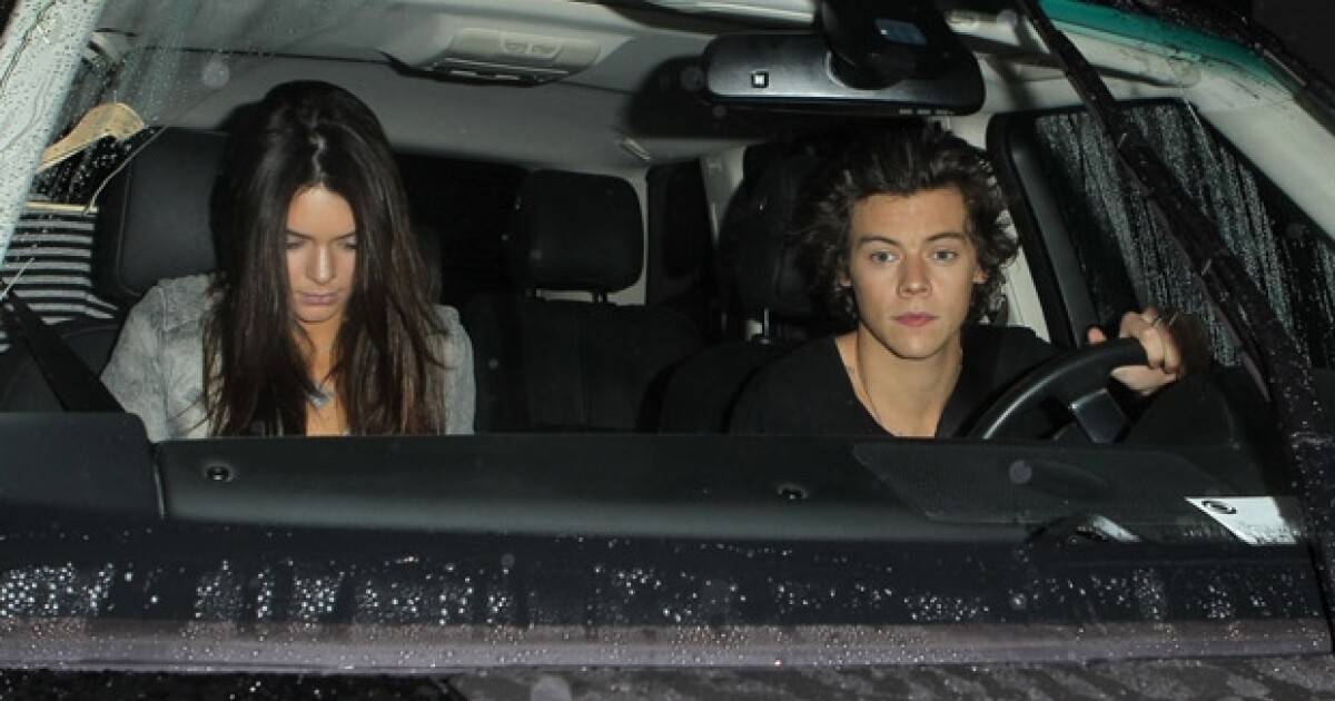 Solo Amigos Harry Y Kendall Fueron Captados Saliendo De Un Hotel