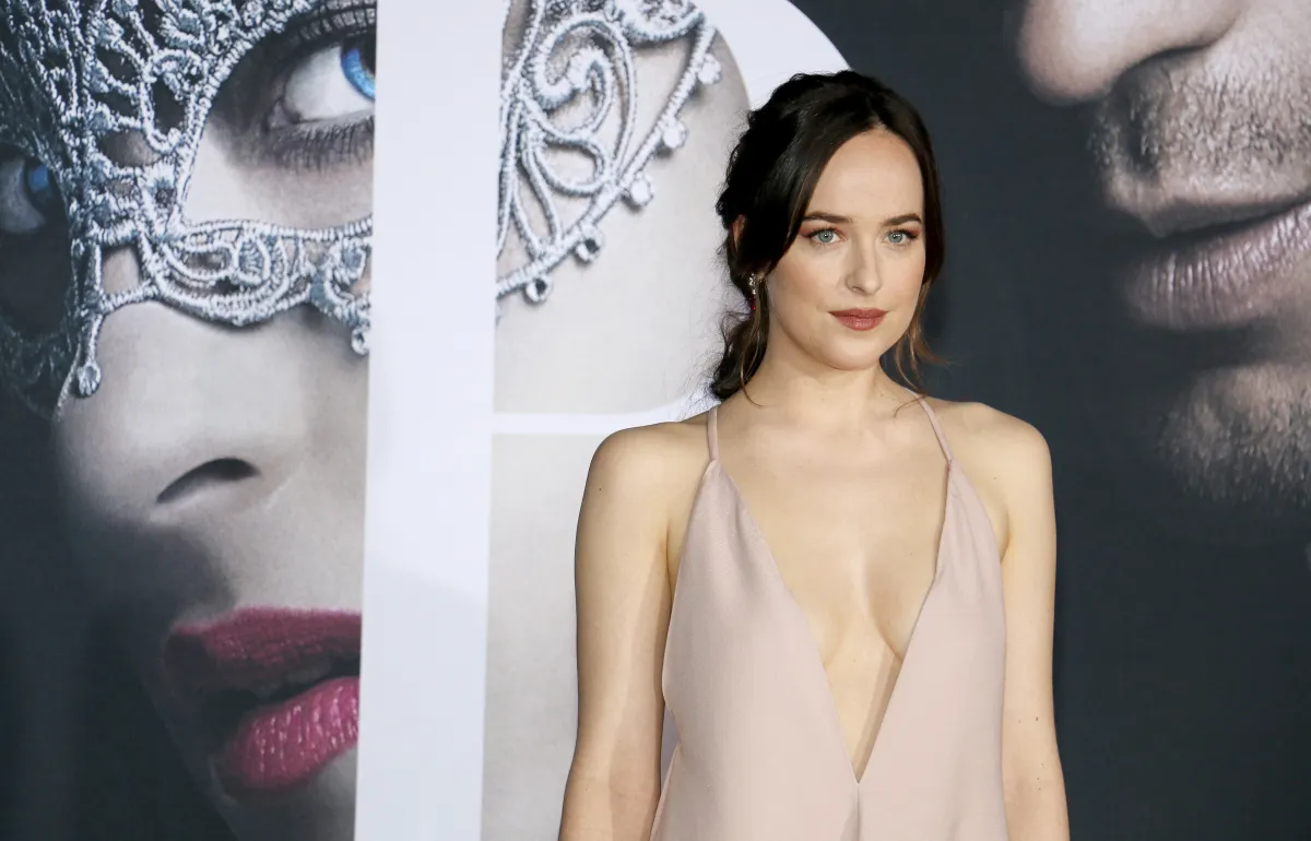 Dakota Johnson.