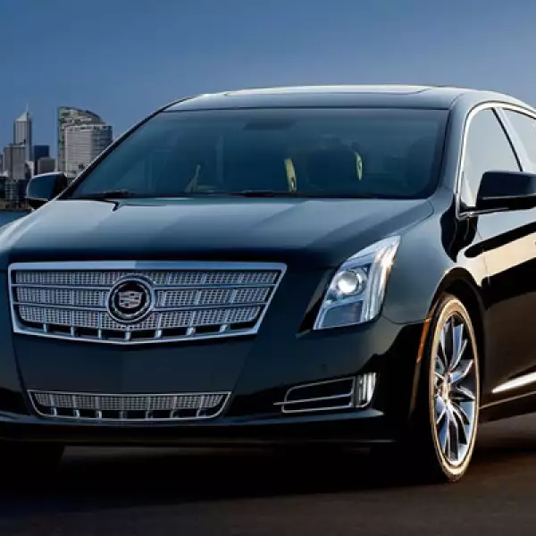 El nuevo sedán de lujo de la automotriz compite con modelos como el BMW Serie 5 y Audi A6, y llegará a México durante la primera mitad del 2012.