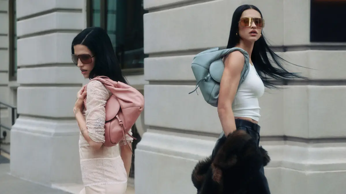fendi-spy-bag-amelia-gabb-data.jpg