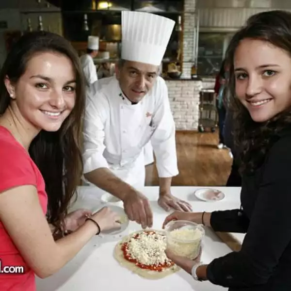 María Navarro,Guy Santoro,Cristina Peón