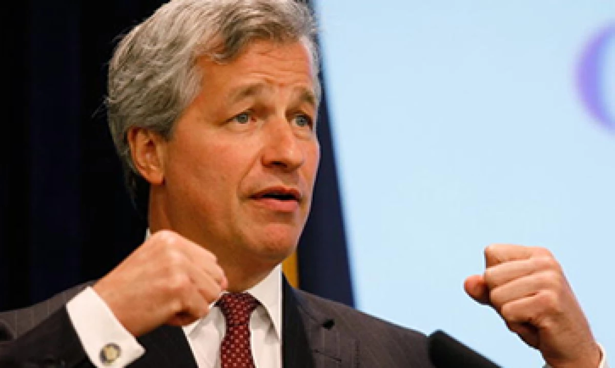 Jamie Dimon ha dicho que JPMorgan aumentó en 1,000 mdd su gasto en los rubros de vigilancia y cumplimiento. (Foto: Getty Images)