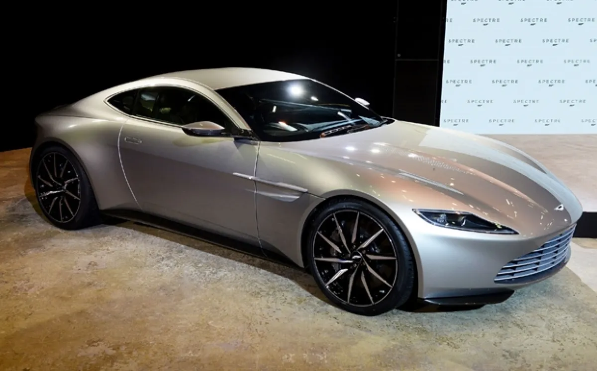 James Bond tendrá un automóvil mejorado, el Aston Martin DB 10.