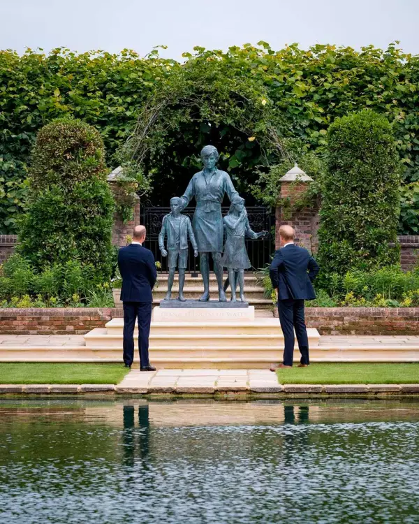 Príncipes William y Harry