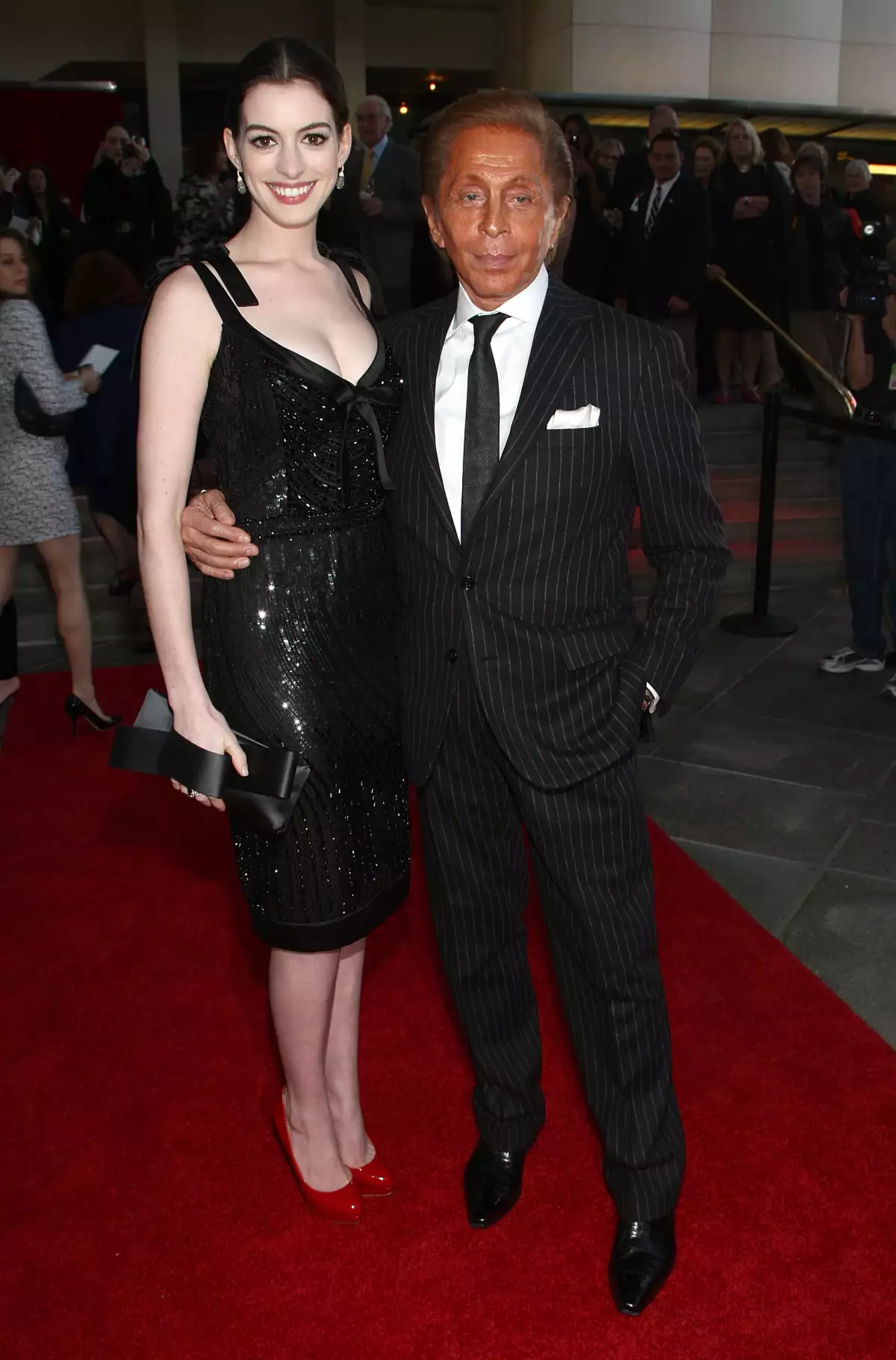 valentino garavani anne hathaway