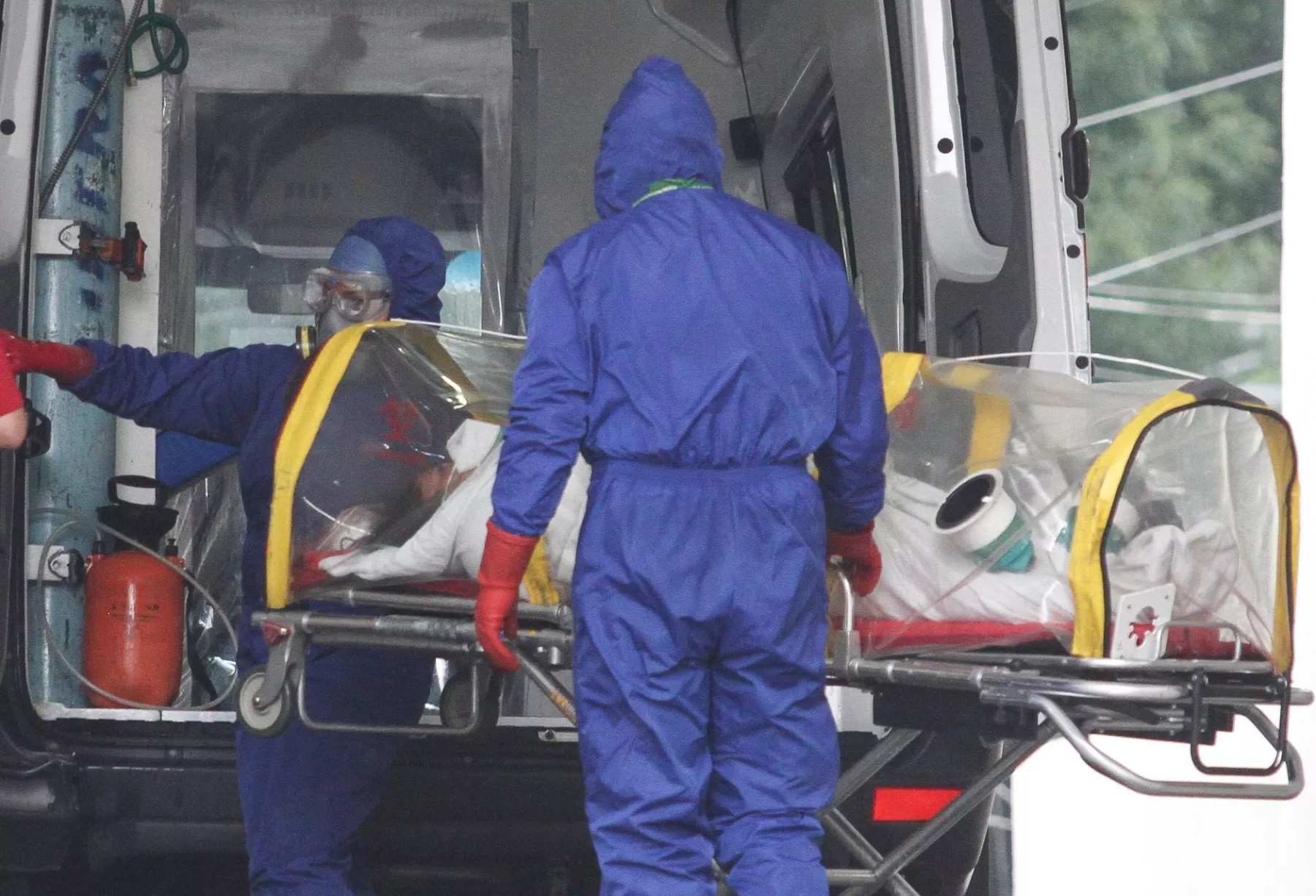 Tras sismo en la ciudad, hospitales reanudan actividades de atención por COVID-19.