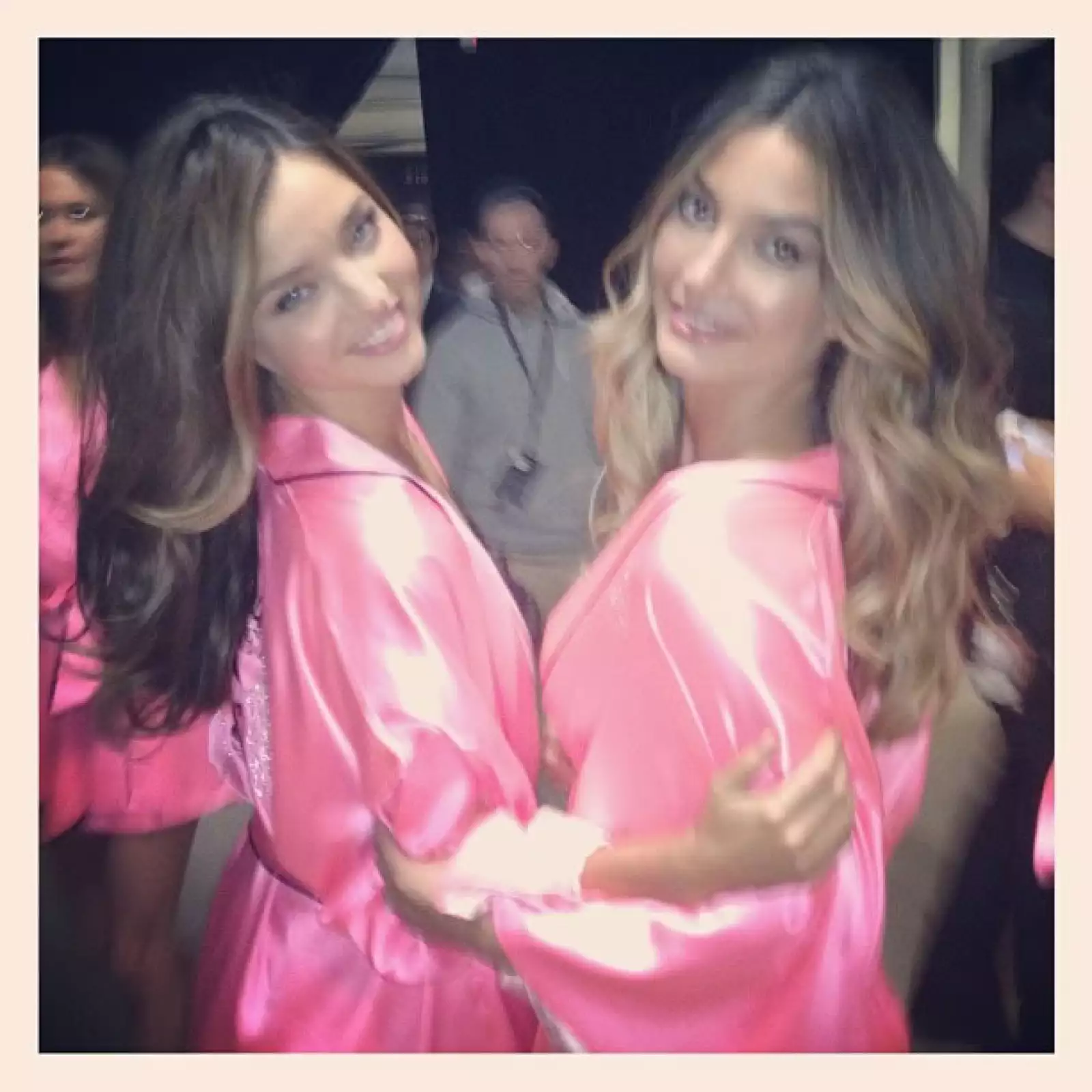 Aquí Miranda Kerr con Lily Aldridge.