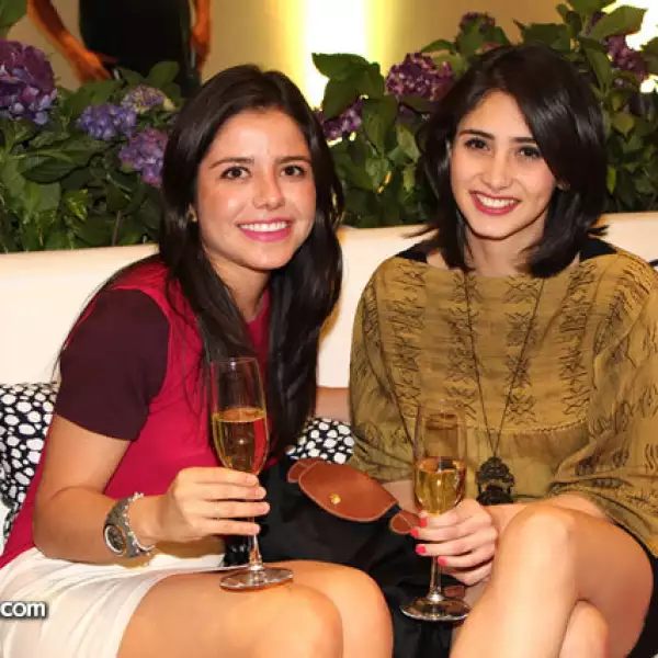 Fernanda Sierra,Mercedes Bustamante