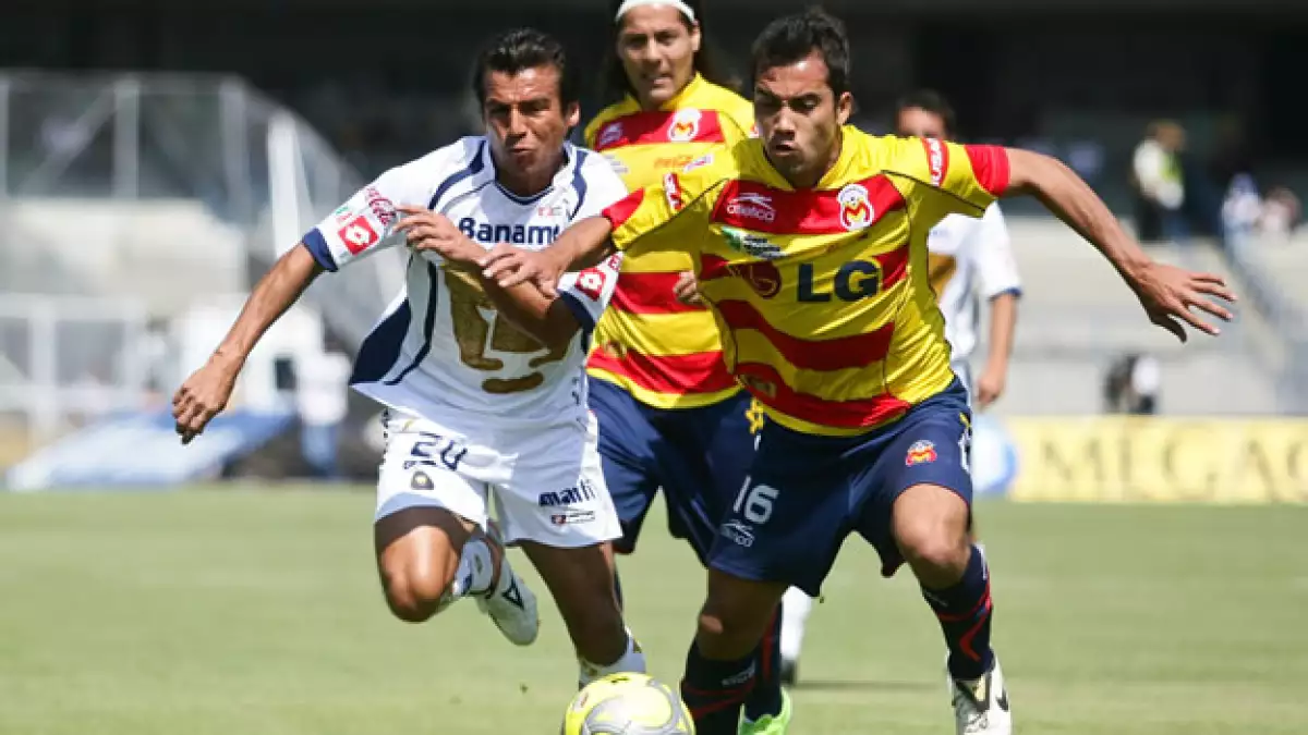 El caso del joven Adrián Aldrete (d) será reportado ante la FIFA, dijo la Femexfut