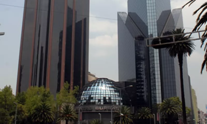 Las acciones de Grupo Elektra se desplomaron 6.58% a 1,030 pesos en la Bolsa Mexicana. (Foto: Notimex)