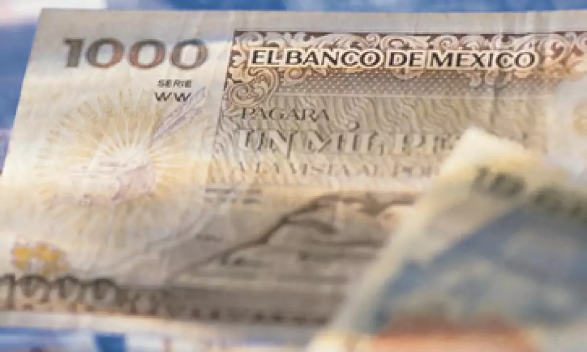 Si Grecia logra el segundo tramo de ayuda, el peso se verá beneficiado, consideran especialistas. (Foto: Thinkstock)