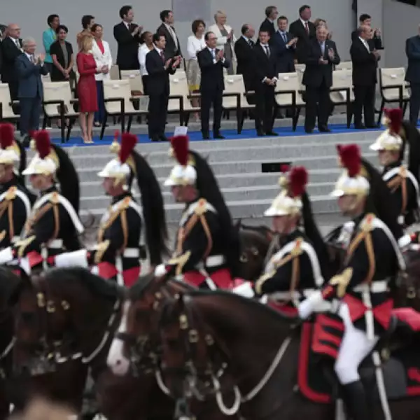 Desfile militar por el Día de la Bastilla en París.