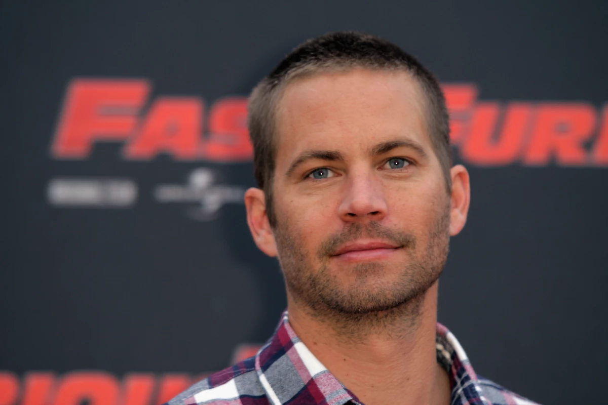 El actor y su amigo Roger Rodas fallecieron en un accidente automovilístico el 30 de noviembre de 2013.