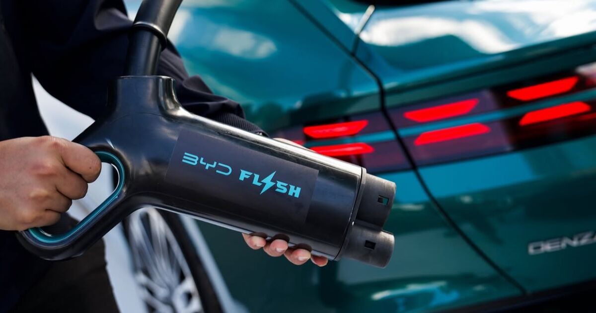 BYD, elektrikli arabaları yalnızca beş dakikada şarj edebilen Flash şarj cihazlarını Meksika'ya getirecek