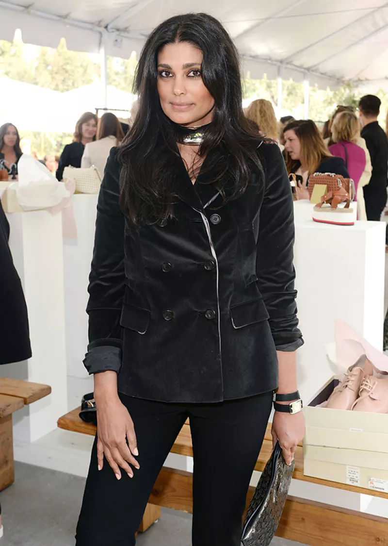 La diseñadora que fue señalada como culpable en la supuesta infidelidad del músico a la Beyoncé, negó tal versión y pidió respeto a su persona.