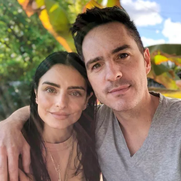Aislinn Derbez y Mauricio Ochmann