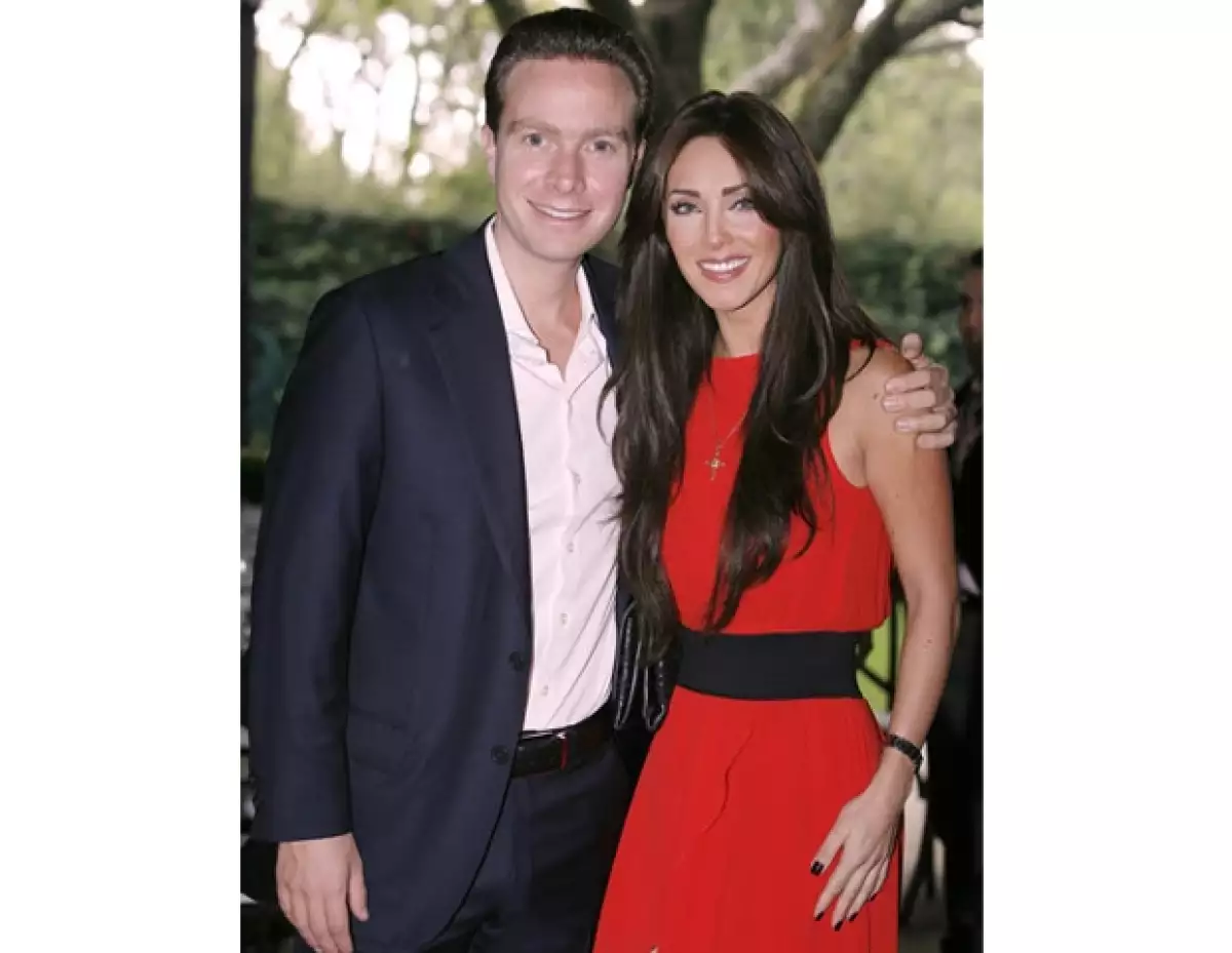 Actualmente es gobernador de Chiapas y su nombre ha figurado en la farándula por ser el prometido de Anahí, pero además de eso tiene un gran historial, aquí te lo dejamos.